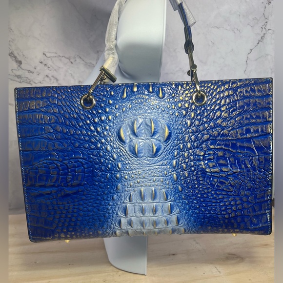 Hombre Crocodile Embossed Handbag With Gold Hardware NWOT - Picture 8 of 10